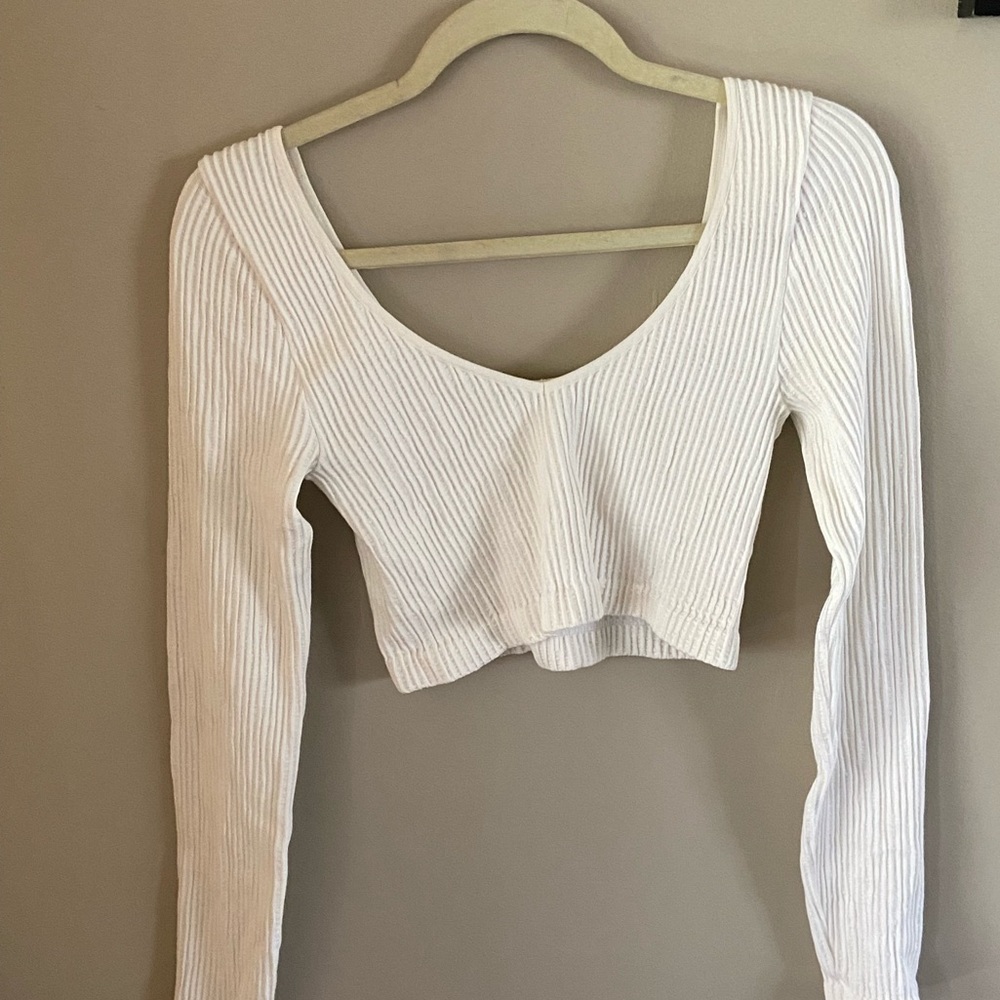Long sleeve crop top